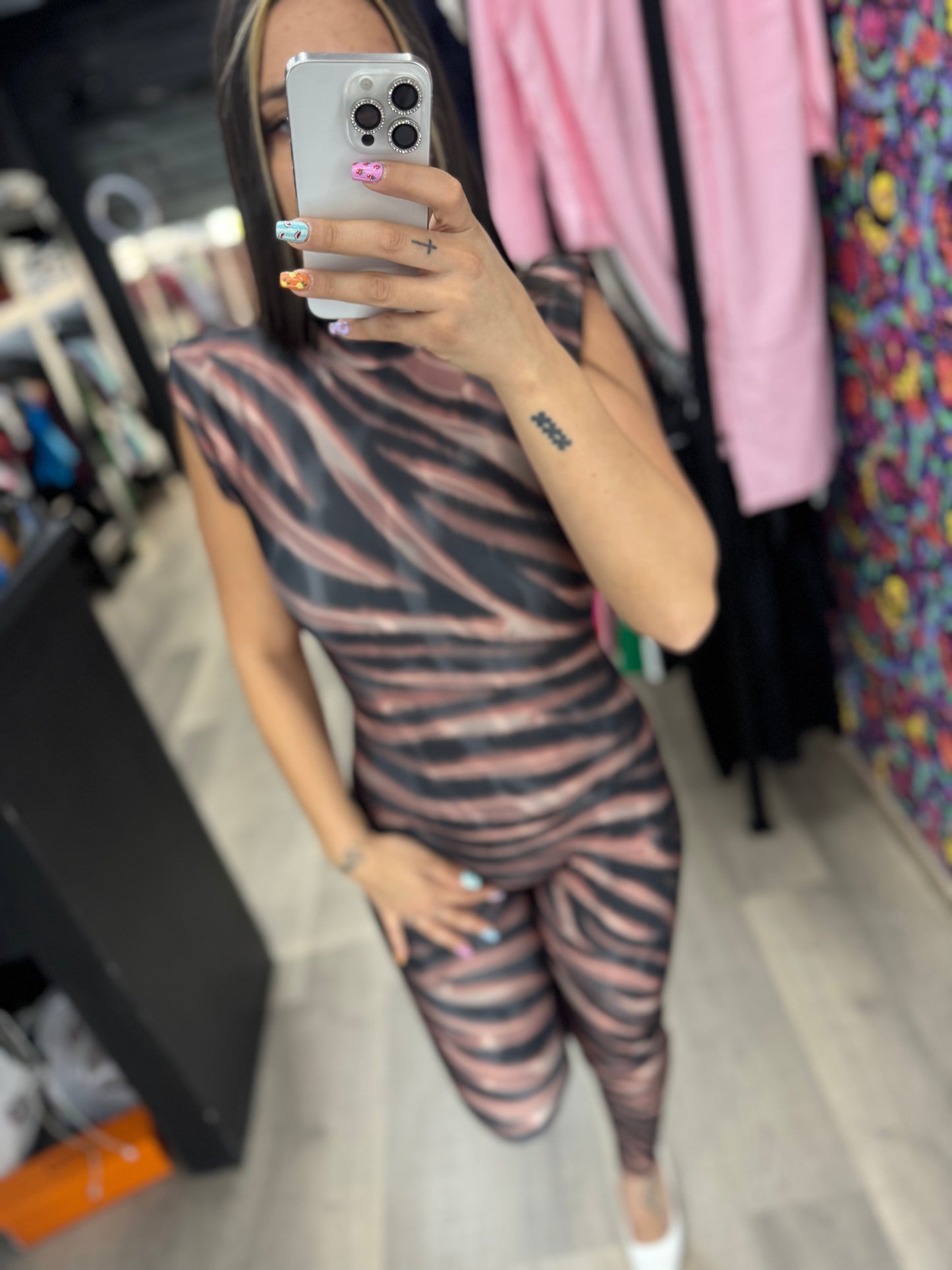 Tutina zebrata 776