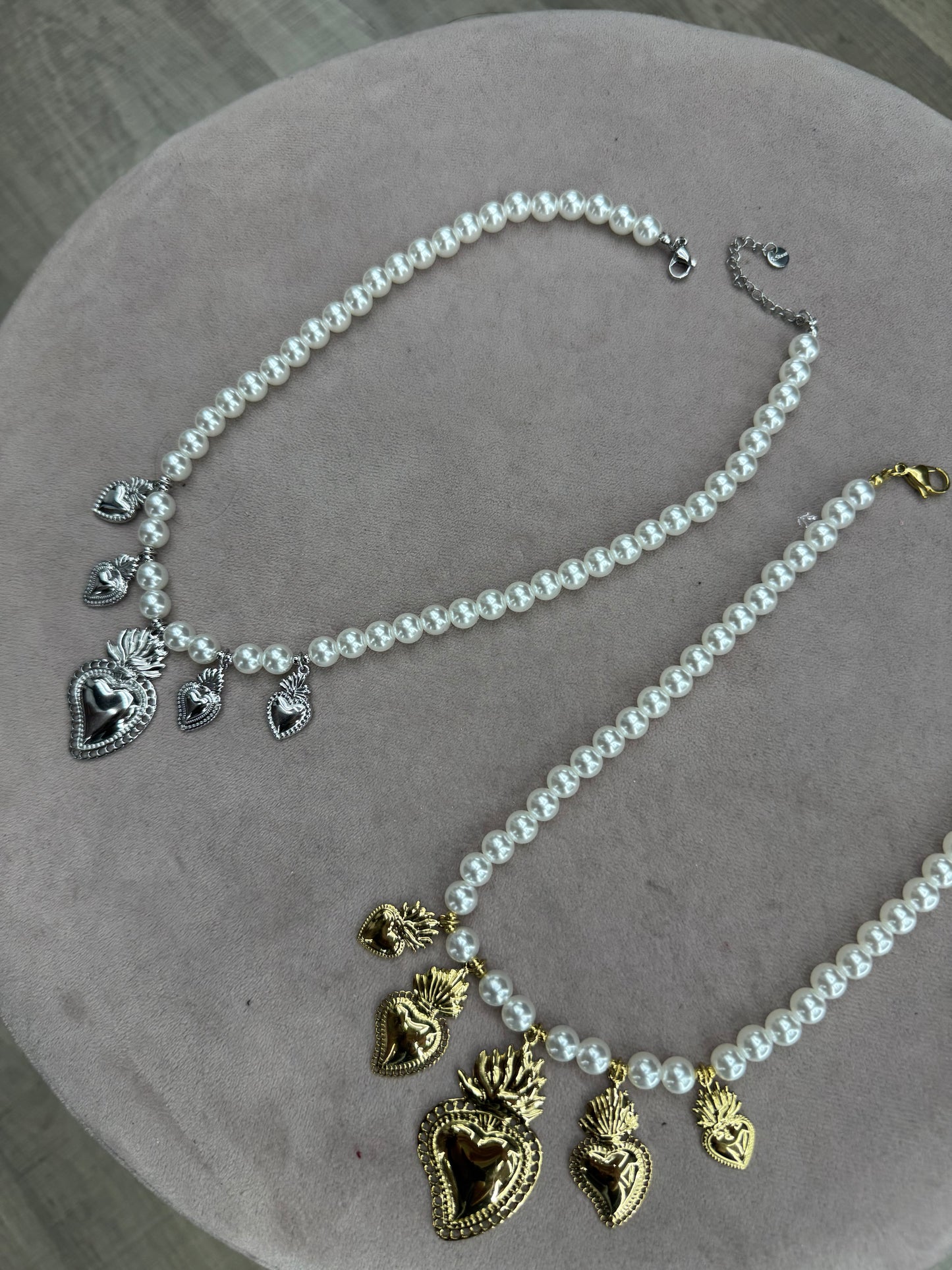 Collana perle con cuore sacro