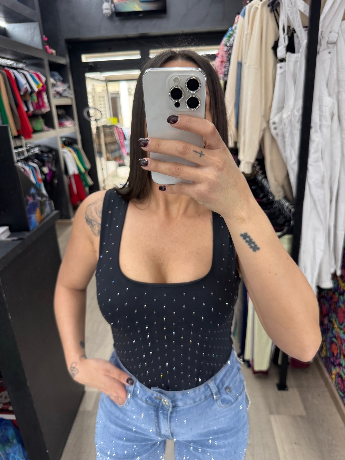 Body diamond 184